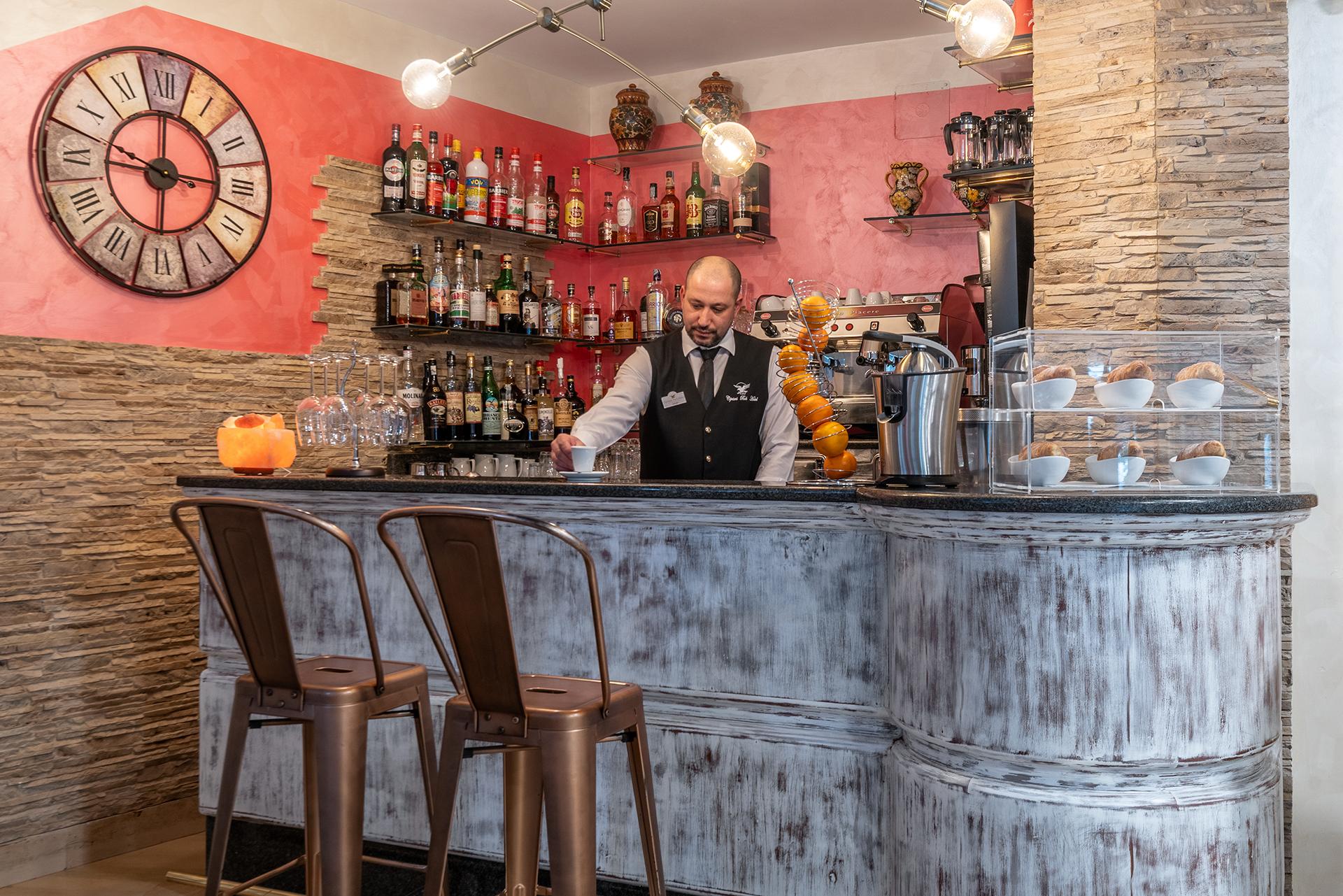 BAR 1